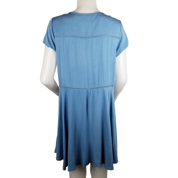 JustFab Shift Dress Eyelet Details NWT - Picture 3 of 9